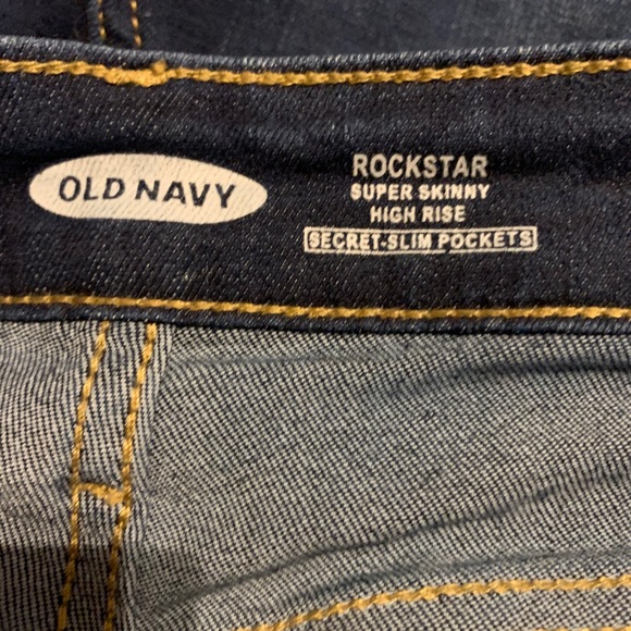 Never worn Dark-wash high-waisted jeans - Picture 4 of 5